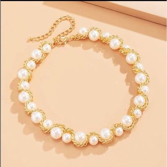 Faux Pearl Beaded Necklace - Picture 3 of 11